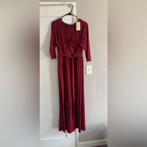 Burgundy Dress 2XL. Bought from Amazon but didn’t wear. Still has tag.